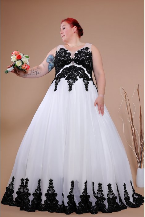 Hochzeitskleid für braut von Schantal, Kollektion Queen XXL, Modell 14120 XXL. Foto 3