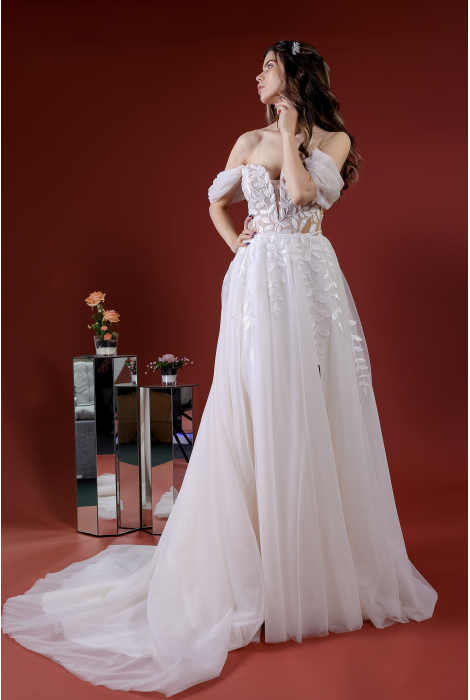 Hochzeitskleid für braut von Schantal, Kollektion Kiara, Modell 14168. Foto 4