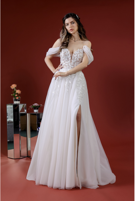 Hochzeitskleid für braut von Schantal, Kollektion Kiara, Modell 14168. Foto 1