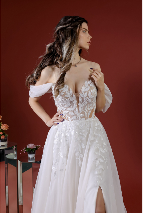 Hochzeitskleid für braut von Schantal, Kollektion Kiara, Modell 14168. Foto 3
