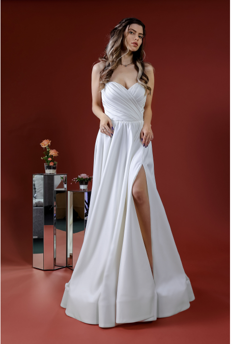 Hochzeitskleid für braut von Schantal, Kollektion Kiara, Modell 14176. Foto 4