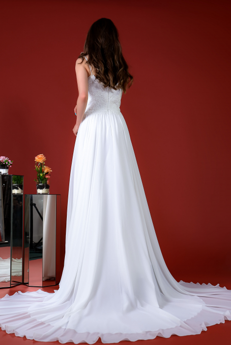Hochzeitskleid für braut von Schantal, Kollektion Kiara, Modell 14180. Foto 5