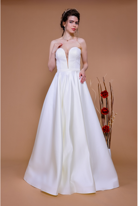 Hochzeitskleid für braut von Schantal, Kollektion Traum, Modell 14204. Foto 3