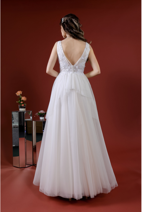 Hochzeitskleid für braut von Schantal, Kollektion Kiara, Modell 52017. Foto 6